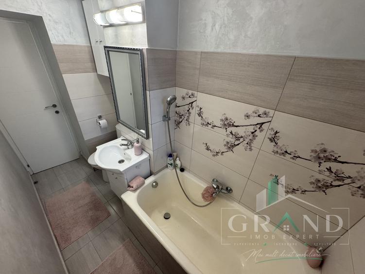 Apartament cu 2 camere decomandat, mobilat în Central