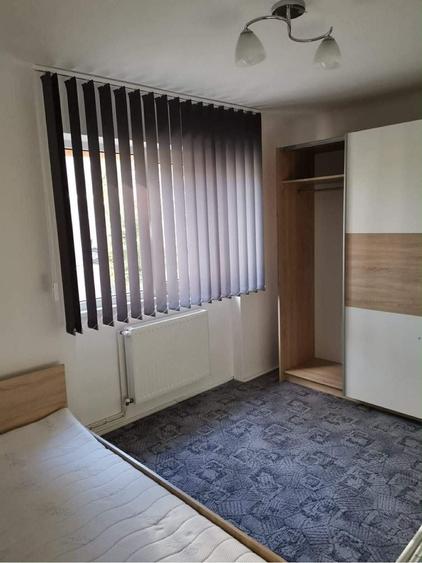 Apartament cu 2 camere semidecomandat în 7 Noiembrie