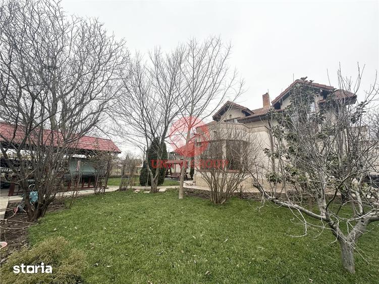 Casa Spatioasa cu Teren de 1000 mp | Poiana - 10