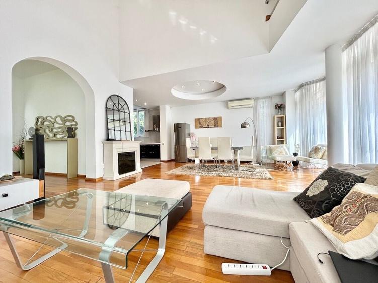 Duplex cu 4 camere cu Piscina în Iancu Nicolae
