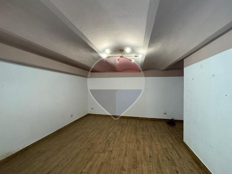 Spațiu comercial, de 73 mp, în Central