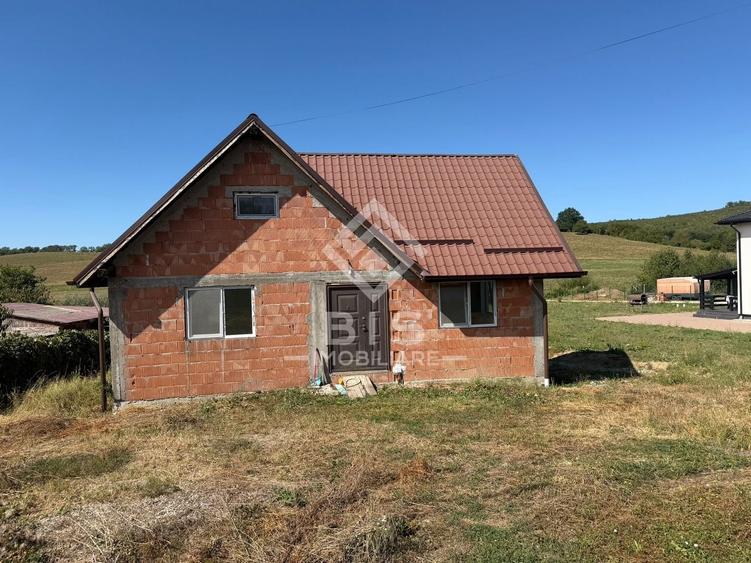 Casă individuală cu 4 camere cu Canalizare în Nord-Est