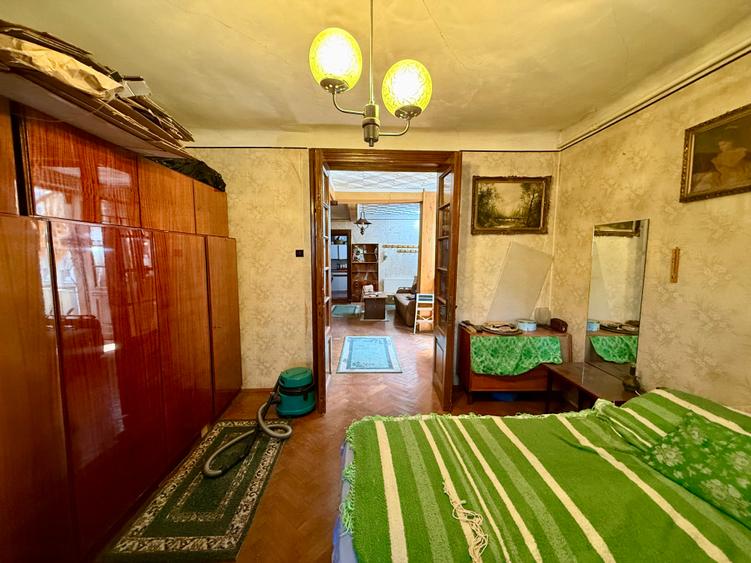 Casă individuală cu 5 camere cu Canalizare în Domenii
