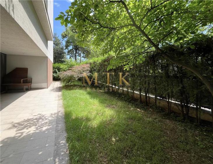 Apartament cu 3 camere decomandat, mobilat în Primăverii