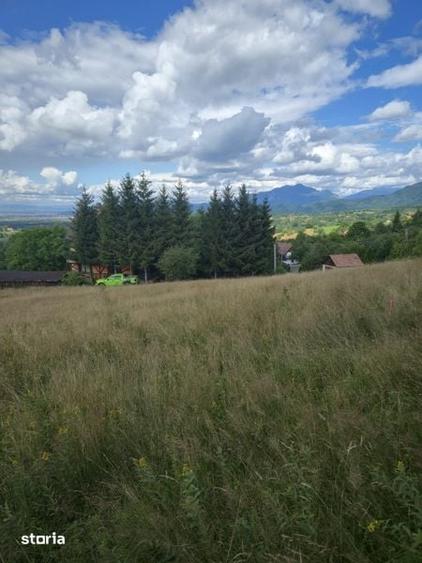 Teren de 2700 mp, în Bran