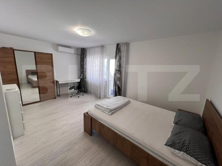 Apartament cu 4 camere semidecomandat, mobilat în Zorilor