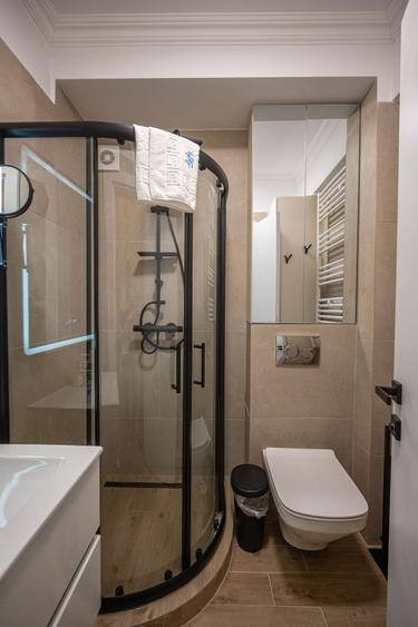 Apartament cu 3 camere decomandat în Mamaia-Sat