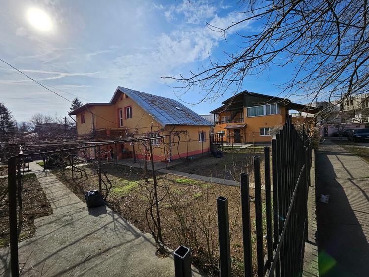 Casă individuală cu 6 camere cu Canalizare în Brâncoveanu