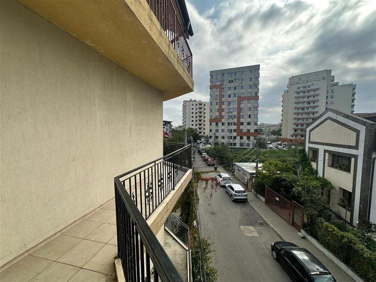 Apartament cu 2 camere decomandat în Palat