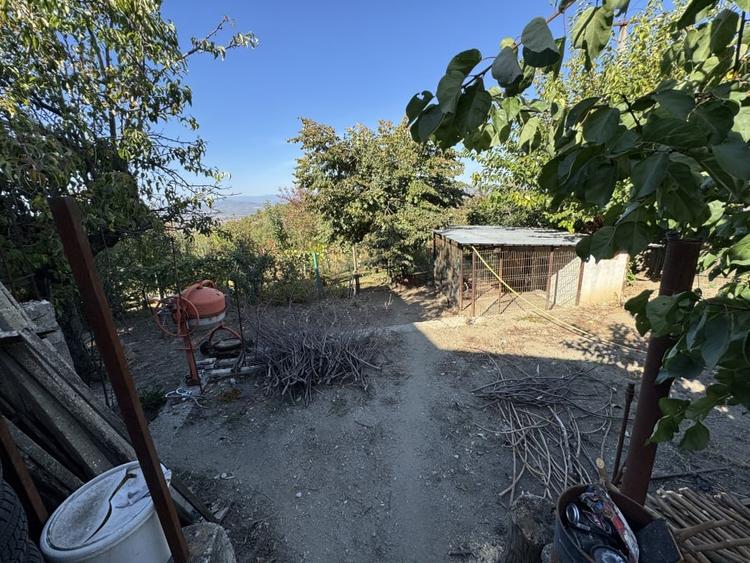 Casă individuală cu 6 camere cu Teren 1570 Mp în Seciu