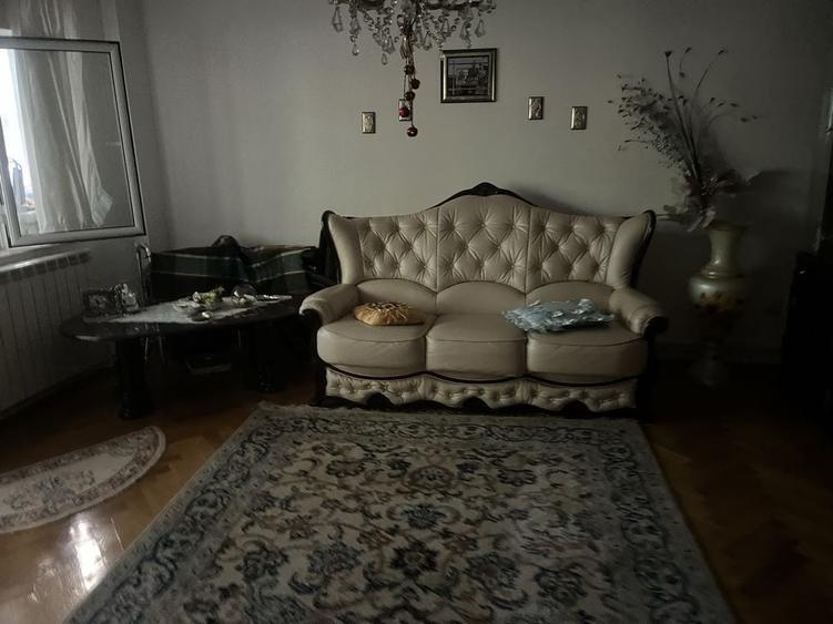 Apartament cu 3 camere decomandat în Vărsătura