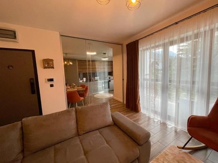 Apartament superb, la 300m de Peles, complex Chatel, 2025, 71mp, la cheie - 36
