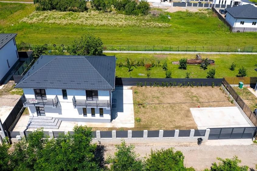 Casă cu Teren 500 Mp în Săcueni