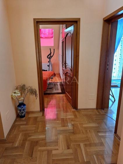 Casă individuală cu 6 camere cu Piscina în Europa