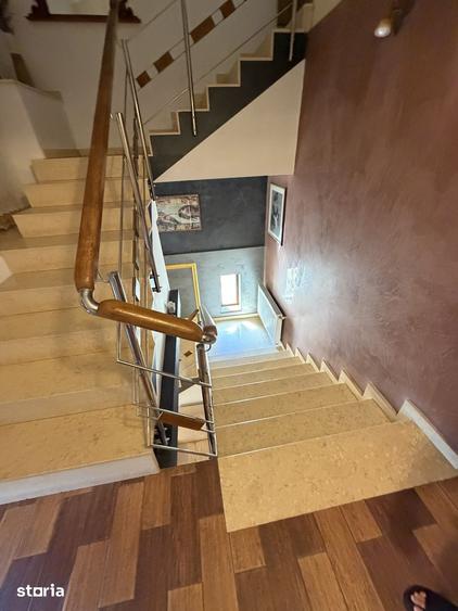Casă cu 6 camere cu Teren 1300 Mp în Ogrezeni