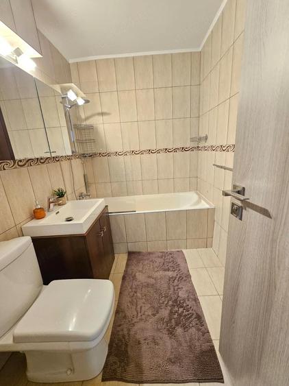 Apartament cu 3 camere decomandat, mobilat în Micălaca