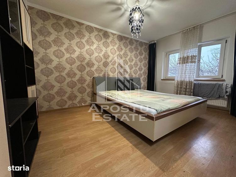 Apartament cu 3 camere semidecomandat, mobilat în Girocului