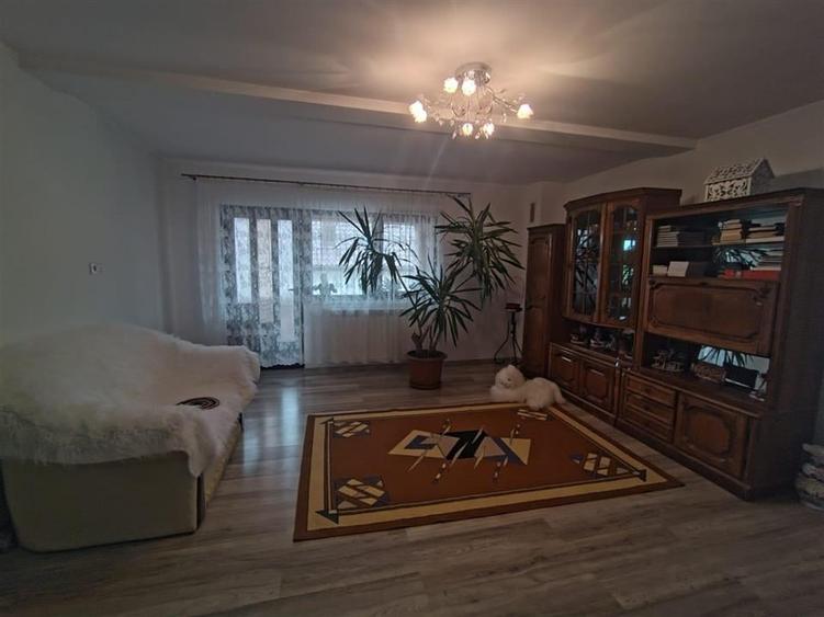Casă individuală cu 5 camere cu Teren 1600 Mp în Moara