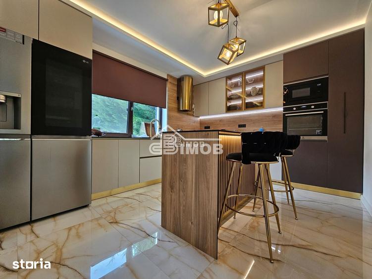 Casă cu 4 camere decomandat cu Teren 1201 Mp în Ulmi