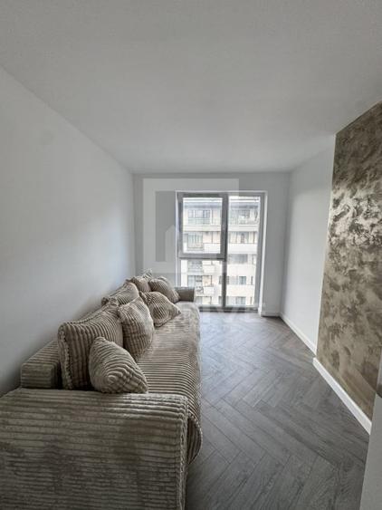 Apartament cu 3 camere semidecomandat, mobilat în Sopor