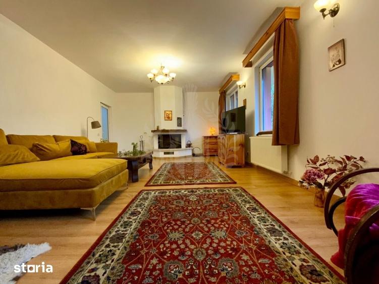 Casă cu 5 camere decomandat cu Teren 2000 Mp în Central