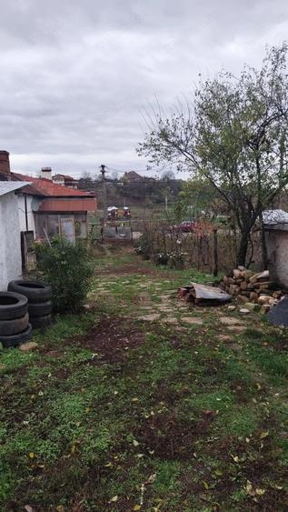 Casă cu 6 camere cu Teren 1613 Mp în Central