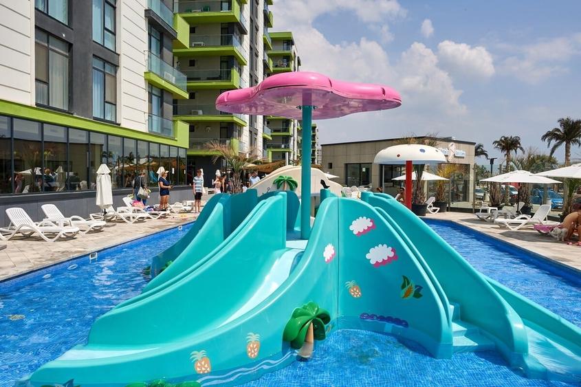 Apartament cu 3 camere decomandat în Mamaia-Sat