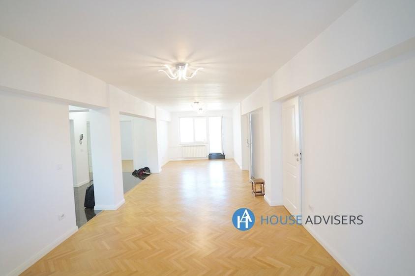 Apartament cu 4 camere, mobilat în Universitate
