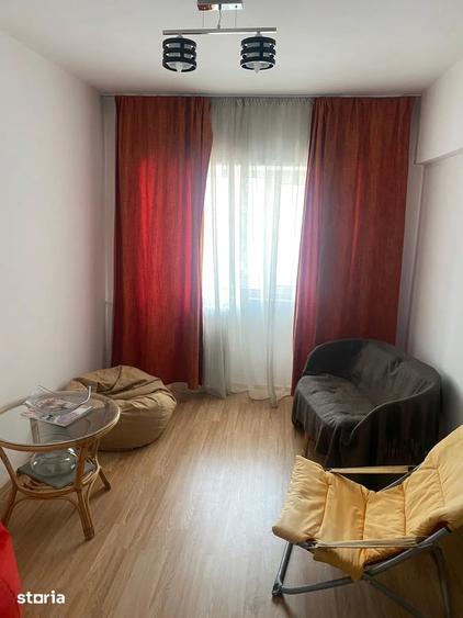 Apartament cu 3 camere decomandat în Morarilor