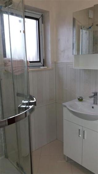 Casă cu 4 camere cu Canalizare în Feleacu