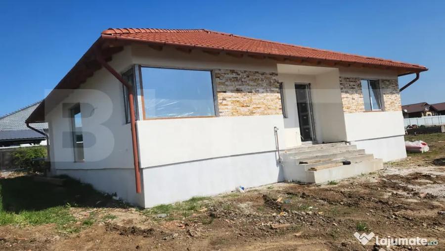 Casă cu 4 camere cu Teren 530 Mp în Nazna