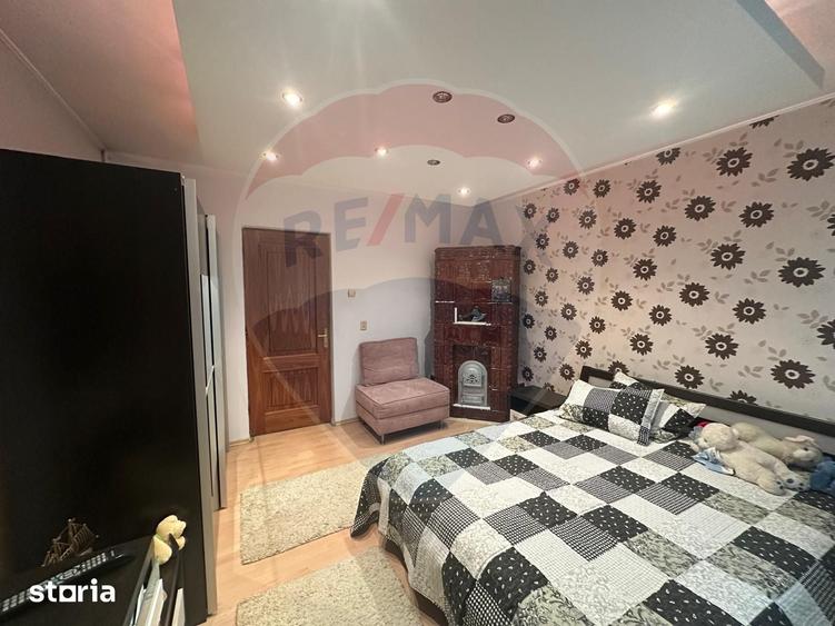Casă cu 6 camere cu Teren 1200 Mp în Afumați