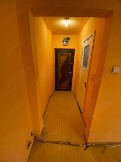 Apartament cu 3 camere semidecomandat în Șagului