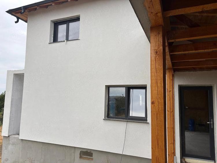 Casă cu Teren 865 Mp în Bucovăț