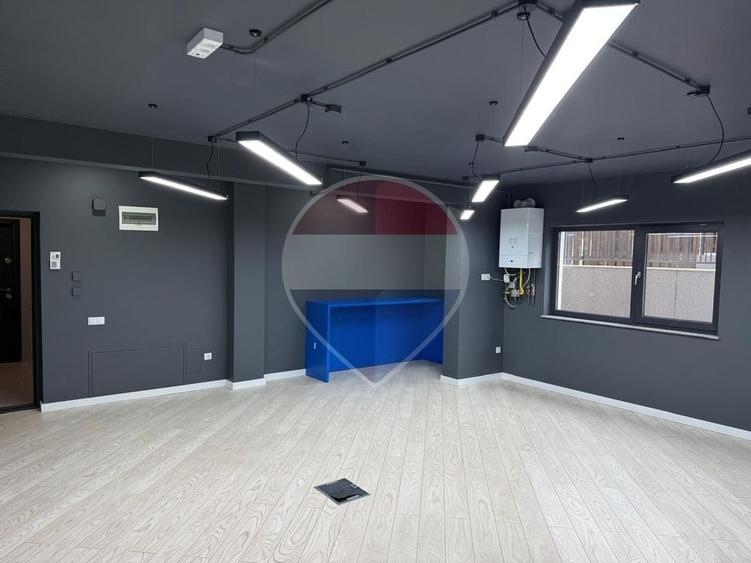 Casă individuală cu 13 camere cu Teren 600 Mp în Zorilor