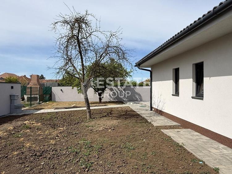 Duplex cu 3 camere cu Canalizare în Moșnița Veche