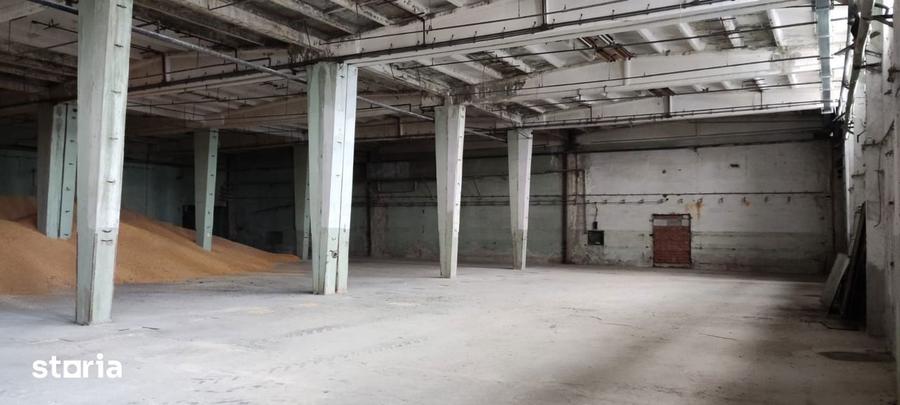 Spațiu comercial, de 1,450 mp, în Central