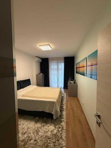 Apartament cu 3 camere semidecomandat în Unirii