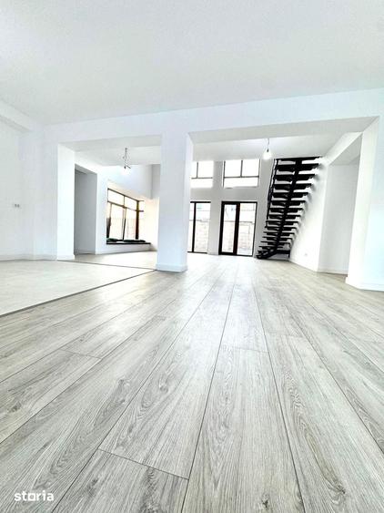 Casă cu 5 camere cu Teren 601 Mp în Moșnița Nouă