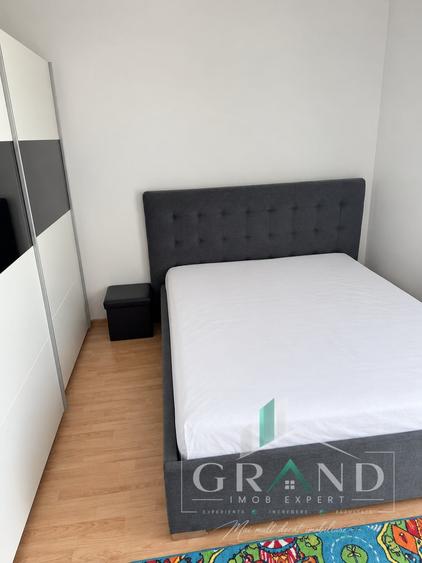 Apartament cu 3 camere semidecomandat, mobilat în Bună Ziua