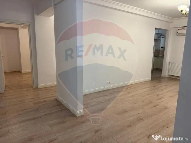 Apartament cu 3 camere decomandat în Aviației