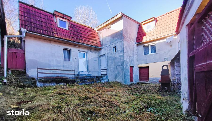 Casă cu 2 camere cu Teren 280 Mp în Tilișca