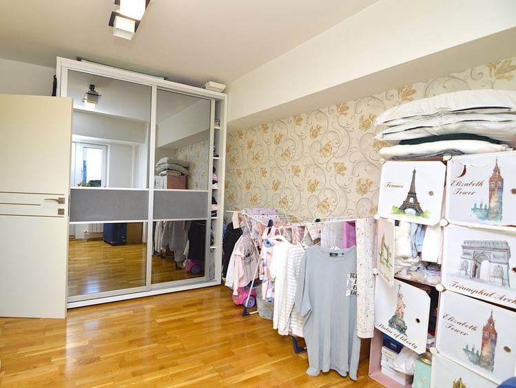 Apartament cu 3 camere decomandat, mobilat în Unirii
