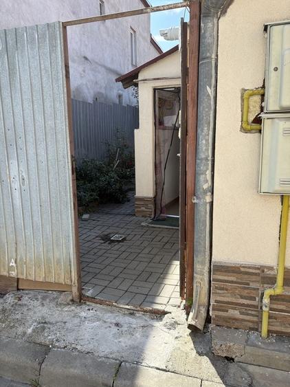Oportunitate de investitie str Salciilor 2 apartamente cu curte la pret de garsoniera - 3