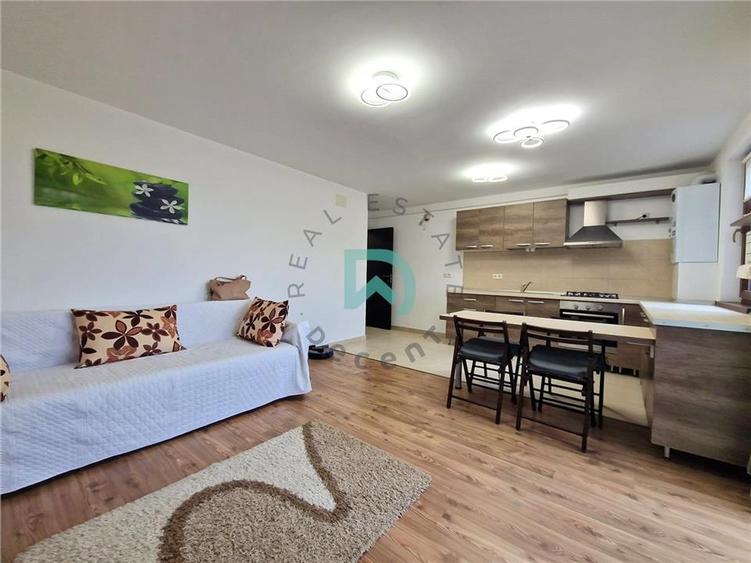 Apartament cu 2 camere decomandat în Tractorul