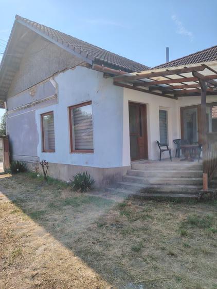 Casă cu 3 camere în Tinăud