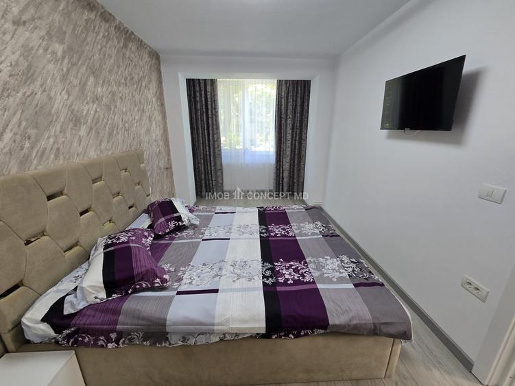 Apartament cu 3 camere semidecomandat, mobilat în Cina