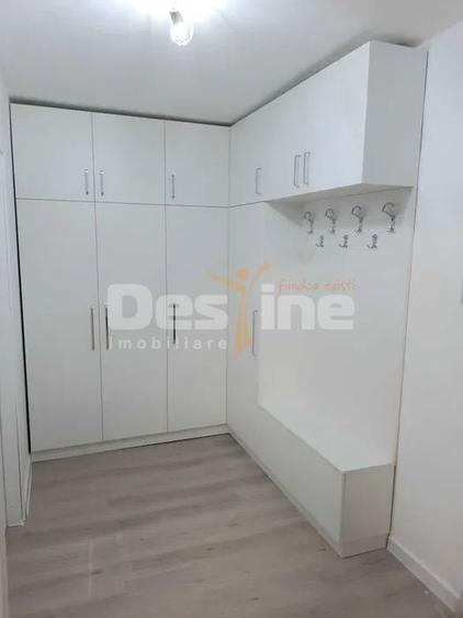 Apartament cu 2 camere decomandat în P-ța Mihai Viteazu