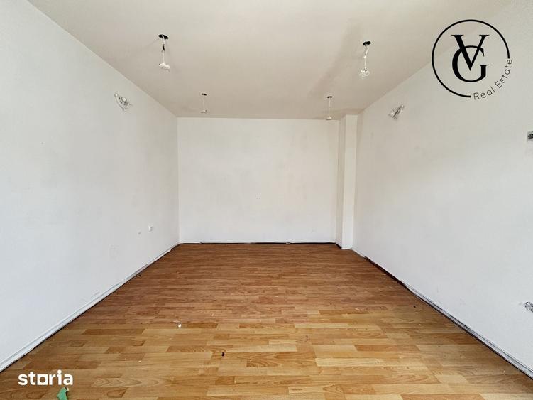 Casă cu 6 camere semidecomandat cu Teren 327 Mp în Central