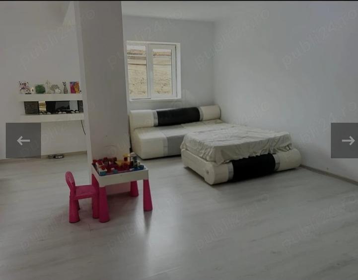 Casă cu 4 camere cu Teren 1763 Mp în Bucovina